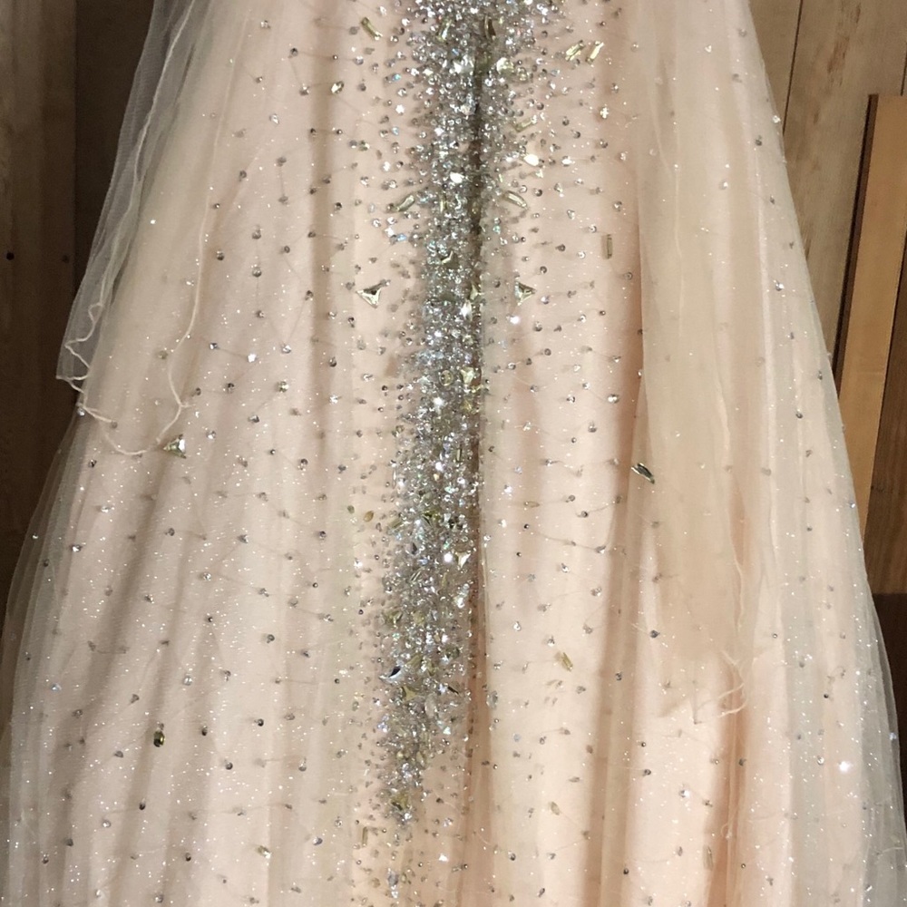 Prom dress - Picture 2 of 7